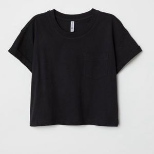 H&M DIVIDED CROP T-SHIRT